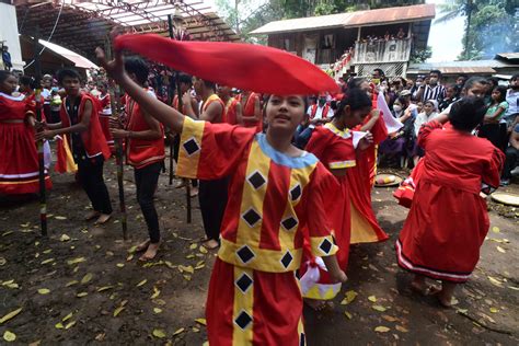 Bukidnon tribe builds school to preserve way of life