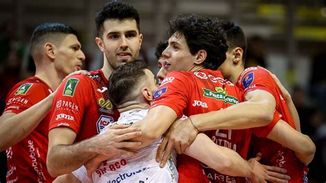 Lube Civitanova Vince In Tre Set A Cisterna Di Latina Nikolov MVP MCNET