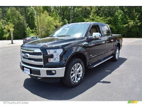 Tuxedo Black Metallic Ford F Lariat Supercrew X