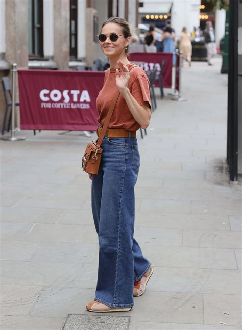 Kara Tointon In Flared Denim Trousers And Beige T Shirt London 0912