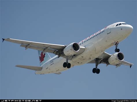 C Fzqs Airbus A320 214 Air Canada Miles Copping Jetphotos