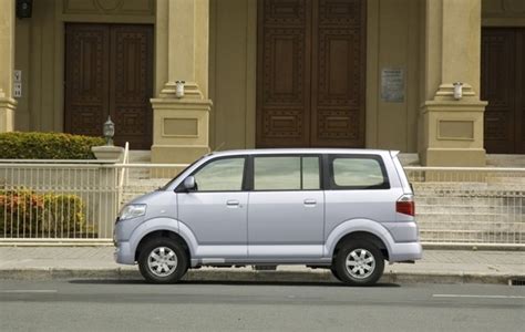suzuki apv  mobil keluarga  lincah carmudi indonesia