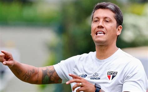 Thiago Carpini esbanja confiança em apresentação no São Paulo Lance