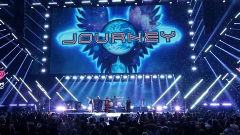 Watch Journey Tear Up Lollapalooza With Sparkling Version Of Be Good To