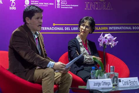 Coral Bracho Ganadora Del Premio Fil De Literatura El Escarabajo