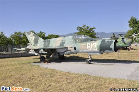 Mig 21j 7 Fishbedmongol 613 Musée De Laviation De Krumovoplovdiv