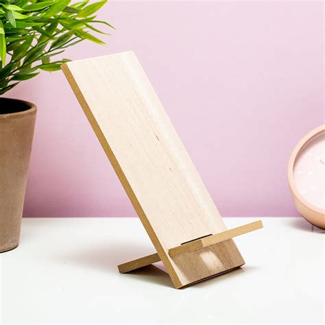 houten telefoonhouder van bestel je  bij cadeau