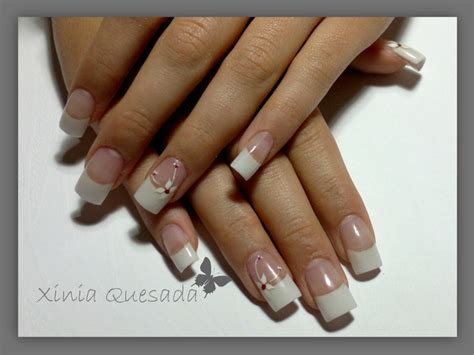 Puntas Blancas Nails Beauty