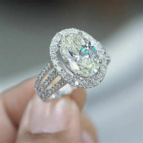 Huitan Delicate Female Finger Rings With Oval Cubic Zirconia Shiny