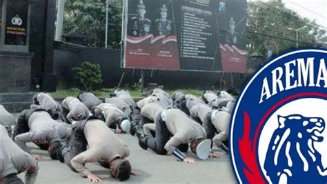 Aksi Polisi Sujud Massal Di Malang Pasca Tragedi Kanjuruhan Begini