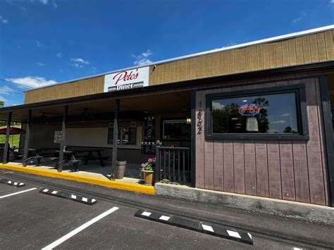 Pete's Diner wins patrons with traditional model and delicious food