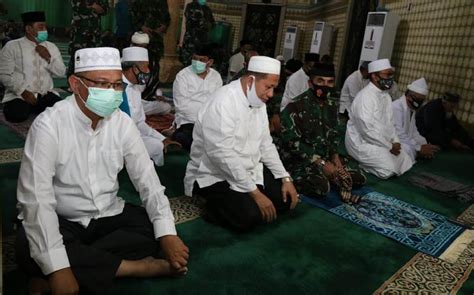 Akhyar Shalat Subuh Berjamaah Di Masjid Raya Al Mashun