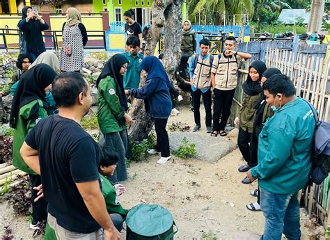 Acungi Jempol Mahasiswa Gorontalo Ajari Warga Kelola Sampah Envira