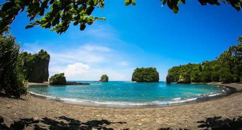 Pantai Eksotis Di Malang Yang Wajib Anda Kunjungi Malam