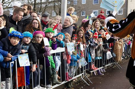 O Kom Er Eens Kijken Foto S Van De Intocht Van Sinterklaas In