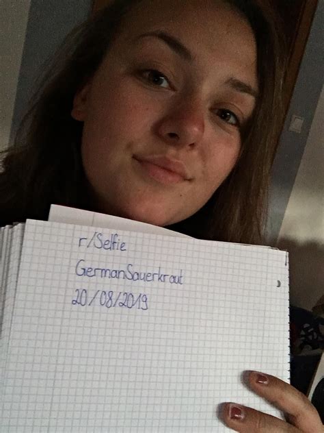 18 F Verification Photo Rselfie