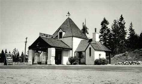 Richfield Beacon Station On Siskiyou Summit Old Gas Stations Gas