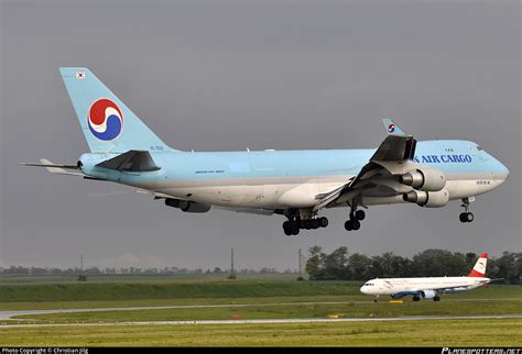 Hl Korean Air Lines Boeing B Erf Photo By Christian Jilg Id