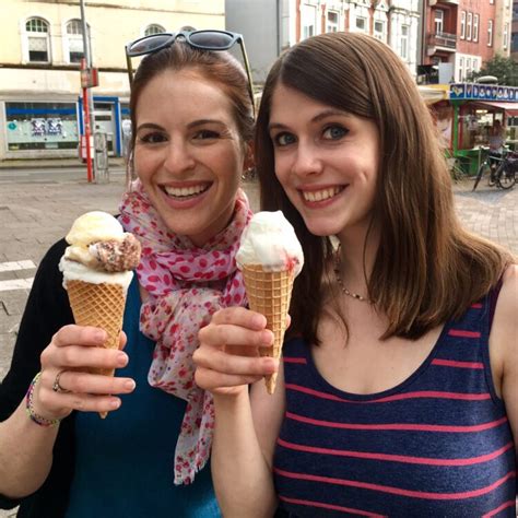 Hot Sexy Dana Newman Bikini Pics