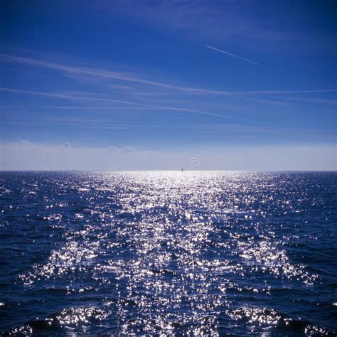 O Que É Mar Aberto - Mar aberto foto de stock. Imagem de terra, paisagem, aberto - 14414494