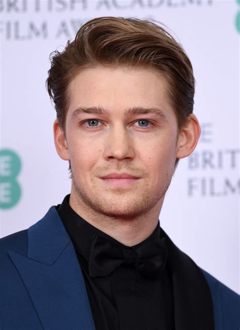 joe alwyn height 7