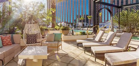 One on The Venetian’s Plunge Pool luxury cabanas, with private pool ...