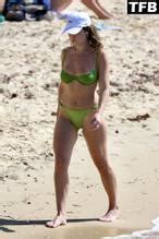 Abbie Chatfield Sexy Seen Flaunting Her Hot Bikini Body At The Beach In