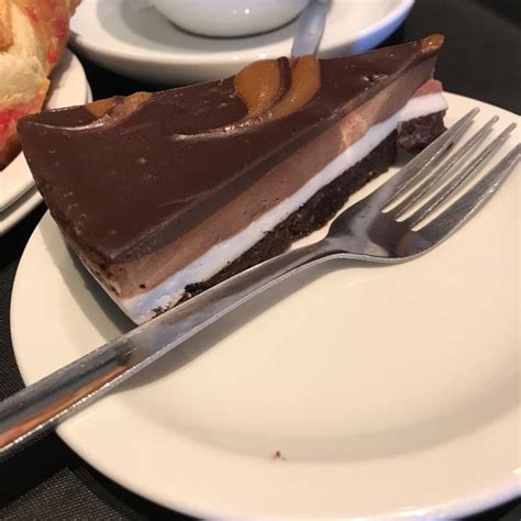 Caff Nero United Kingdom Salted Caramel And Chocolate Vegan Cheesecake