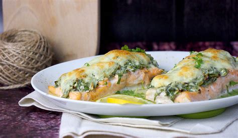 Oso Zapiekany Ze Szpinakiem I Mozzarell Salmon Baked With Spinach