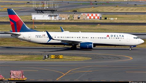 N855DN Delta Air Lines Boeing 737 932ER WL Photo By OCFLT OMGcat ID