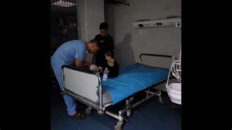 Despite Power Outage Medics Continue To Treat Patients At Gaza Hospital Au