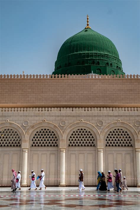 Mengunjungi Makam Nabi Muhammad Dan Taman Surga Di Masjid Nabawi Foto 4