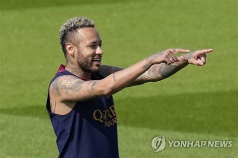 Psg 뉴 콤비인데허벅지 통증 이강인 일본 첫 훈련 Out→단짝 네이마르는 복귀