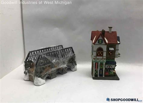 2 Ceramic Christmas Village Buildings ShopGoodwill