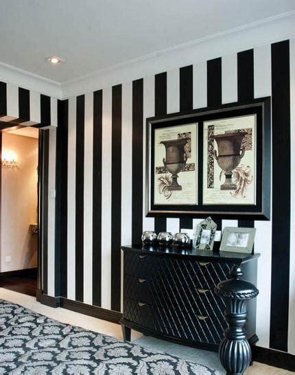 BLACK WHITE STRIPES WALLPAPER - Catalogue.com.sg