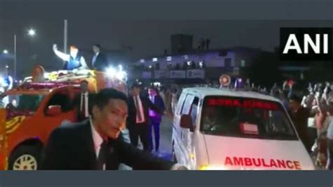 Video: PM Narendra Modi Stops His Convoy to Make Way for Ambulance ...