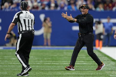 Ron Rivera keeping his Commanders realistic - Yahoo Sports