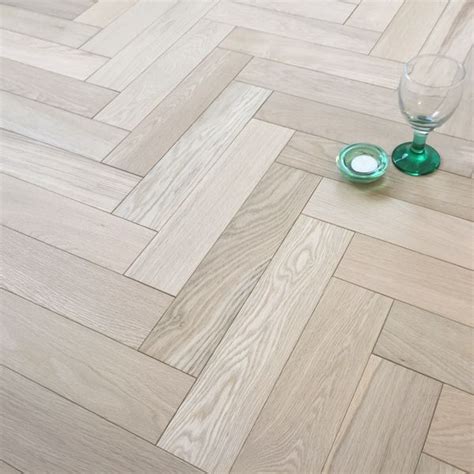 Herringbone Parquet 18mm Unfinished Oak Engineered