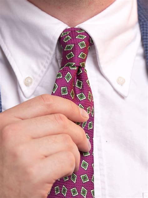 How To Tie A Half Windsor Knot