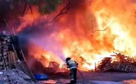 Fuego Arrasa Con Casas De Madera En Escobedo Nuevo Le N No Se