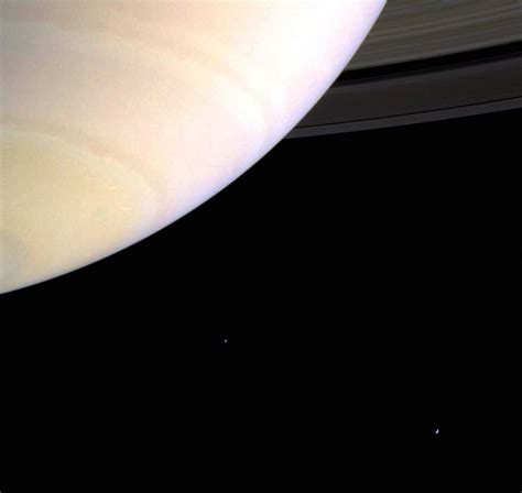 NASA announces that one of Saturn's moons could support life | The Week