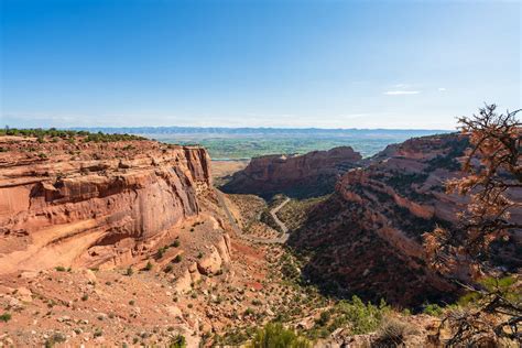 Colorado Monument Under the Blue Sky · Free Stock Photo