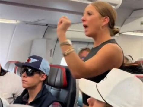 Tiffany Gomas ‘crazy Plane Lady Apologises After Viral ‘motherf Ker