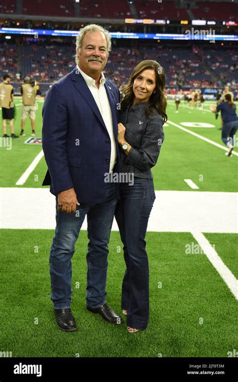 Houston Texans Owner Cal Mcnair With His Wife Hannah During The Nfl