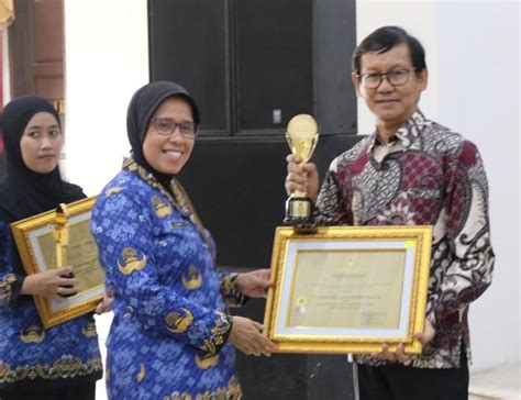 Sido Muncul Raih Penghargaan Terbaik 1 Pelaksana CSR Award Kategori