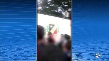 Ab Tv Edi O V Deo Mostra Briga De Estudantes Em Escola P Blica De