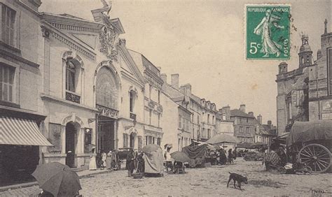 Saumur 49 SAUMUR le marché REF DEC 18 BO 49 Carte postale