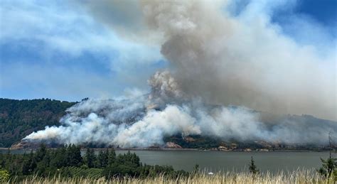 Tunnel 5 Fire Spreading In Skamania County Structures Destroyed