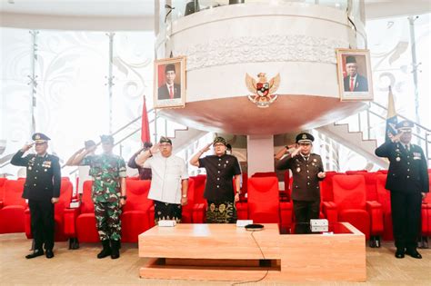 Bupati Giri Prasta Ikuti Upacara Peringatan Hari Lahir Pancasila