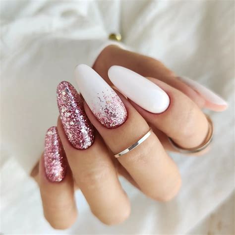 44 Amazing Glitter Nails For Fun Loving Women Hairstylery